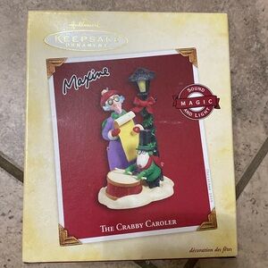 Maxine Crabby Caroler Hallmark ornament NEW NIB NIP NWT working light music 2005
